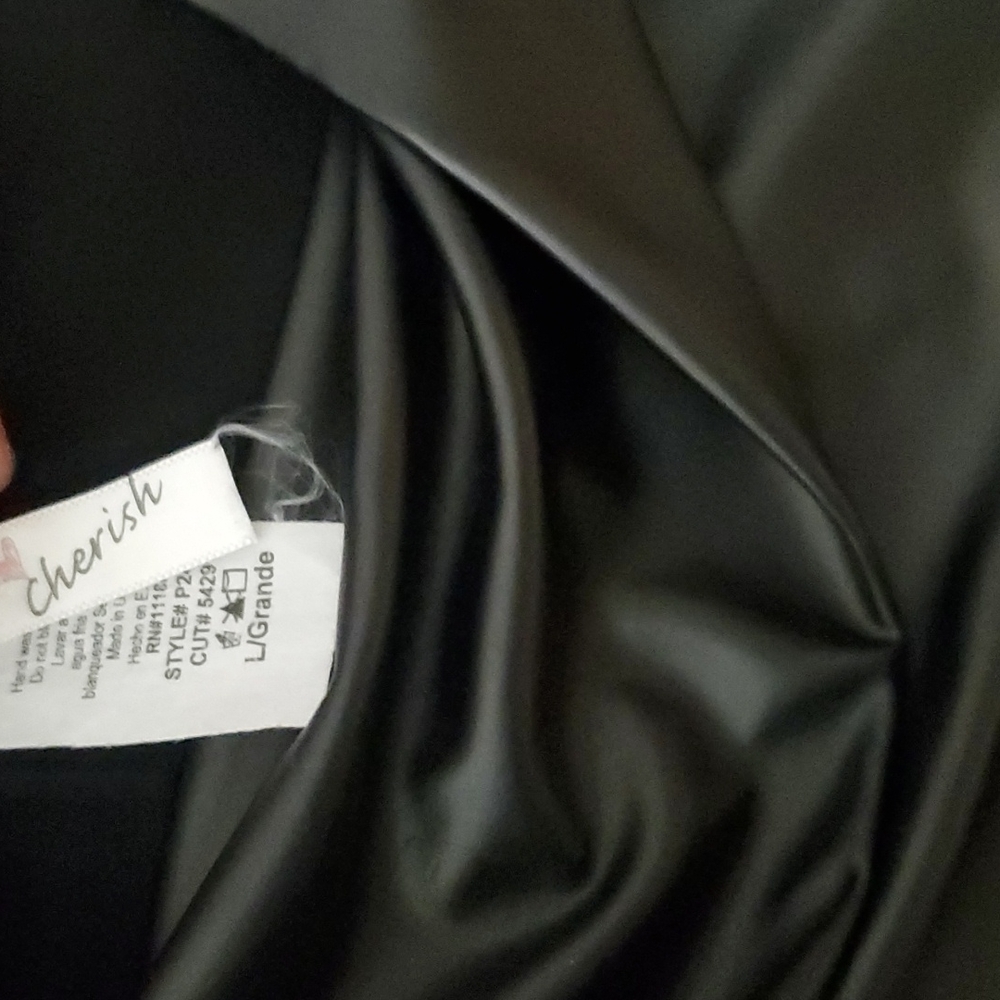 Leather Leggings size Large. NWT, never used, lost weight, down sizing. - Picture 3 of 4